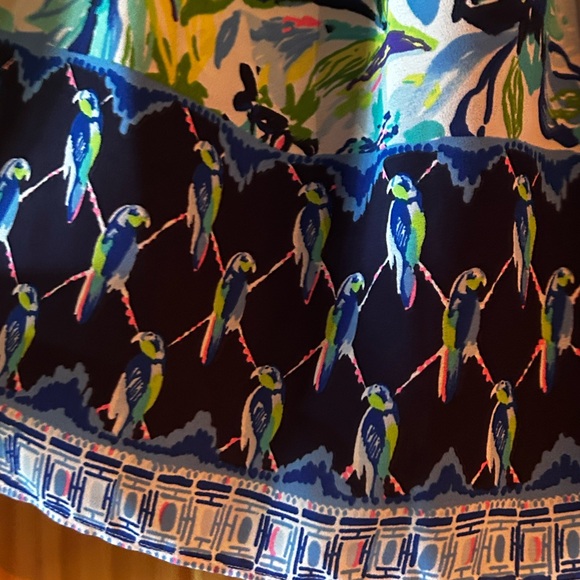 Lilly Pulitzer Nevie Women's Off Shoulder Blouse in Multi Petal Faster - Picture 3 of 5